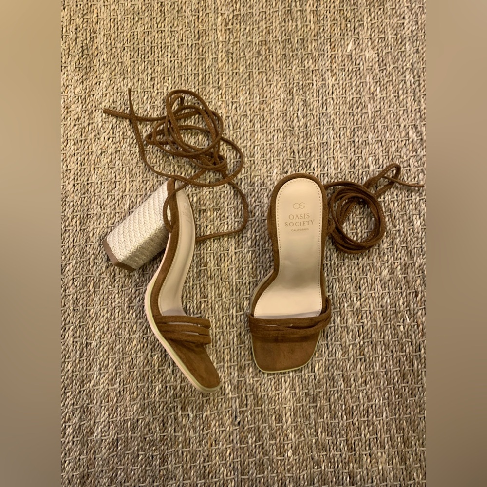 Oasis Society Wrap Around Ankle Heels size 8